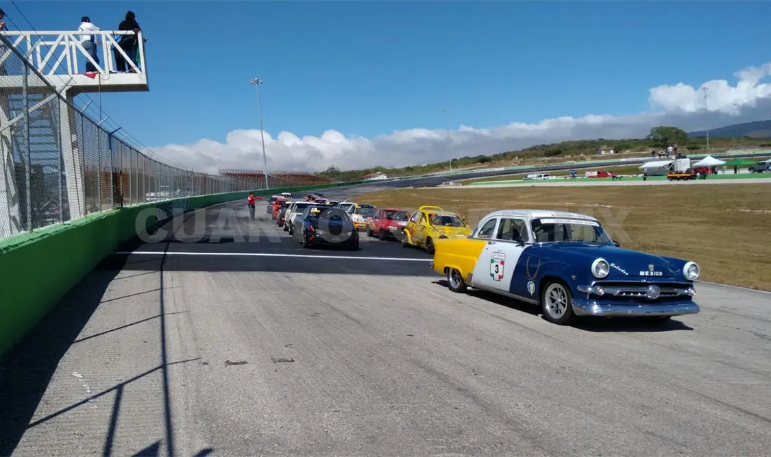 Se corrió la última fecha del Campeonato Estatal de Autos Turismo en el Súper Óvalo Chiapas. Cortesía