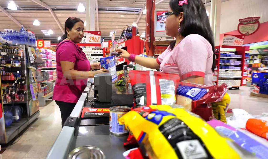 Recibirán trabajadores vales de fin de año
