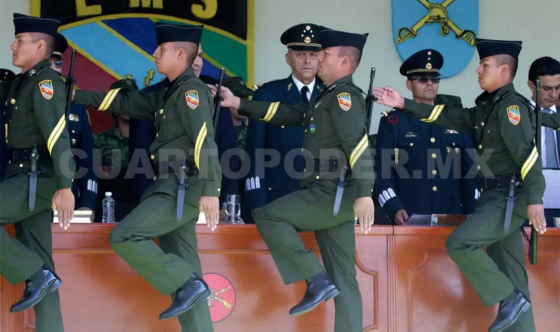 El secretario de la Defensa Nacional, Salvador Cienfuegos Zepeda, presidió la ceremonia de graduación de la Escuela de Sargentos Primera Antigüedad 2015. NTX