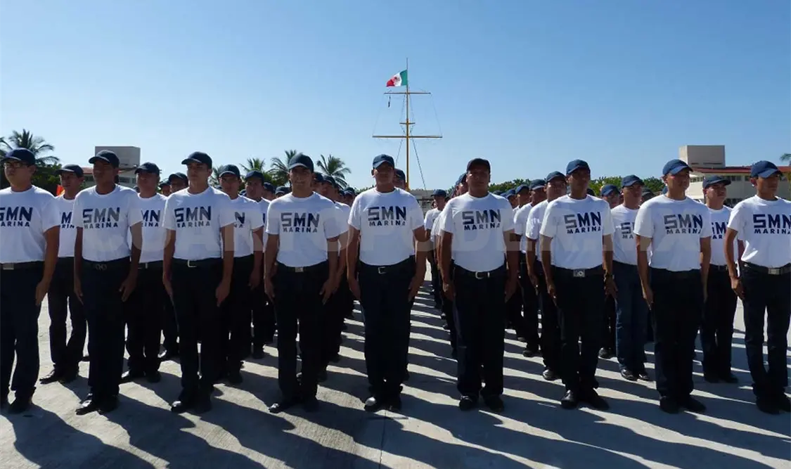 Los jóvenes recibieron sus documentos después de un arduo adiestramiento. CP