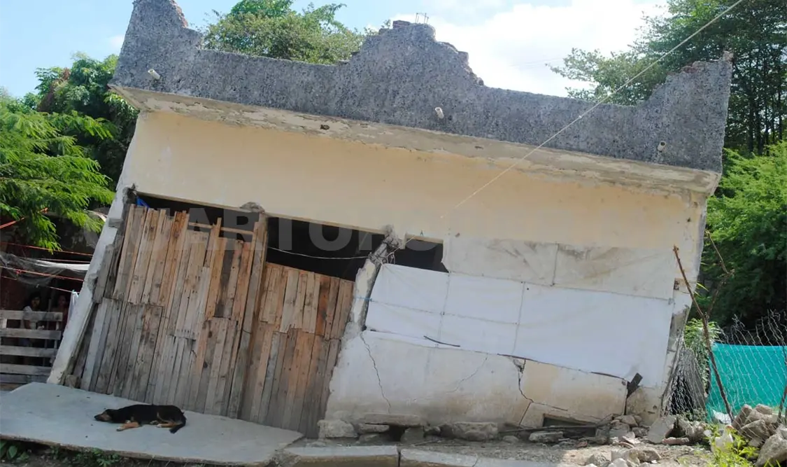 Viviendas al borde del colapso siguen habitadas
