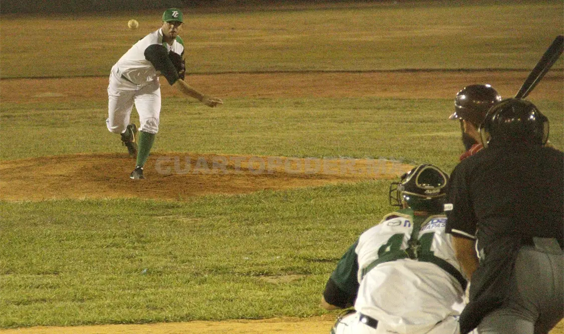 Después de comenzar con derrota su visita en tierras veracruzanas por 10-1, los emplumados rescataron el segundo por 8-5 y aseguraron el tercero por 12-10. Guillermo Ramos / CP