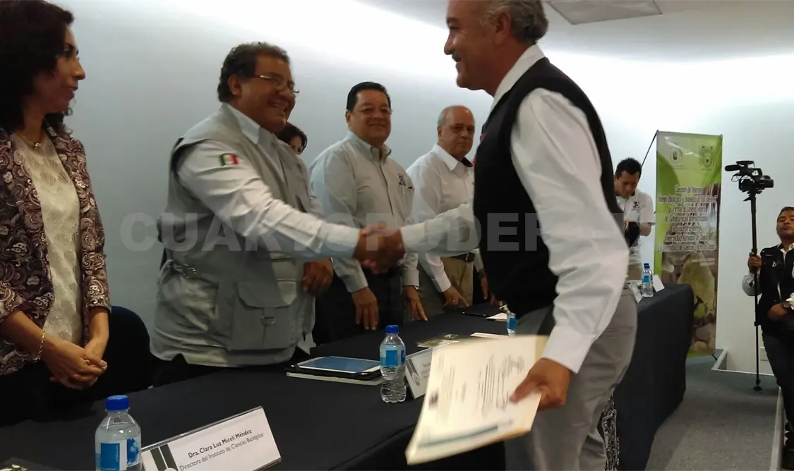 Junto a los rectores de UNACH y UNICACH, el delegado de Semarnat, Amado Ríos Valdéz clausuró diplomado en Manejo Biológico y Biomédico de Vida Silvestre para el rescate de UMAs en Chiapas.