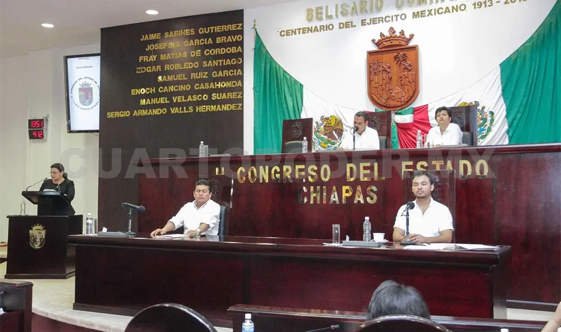 Legisladores respaldan eliminación de tenencia