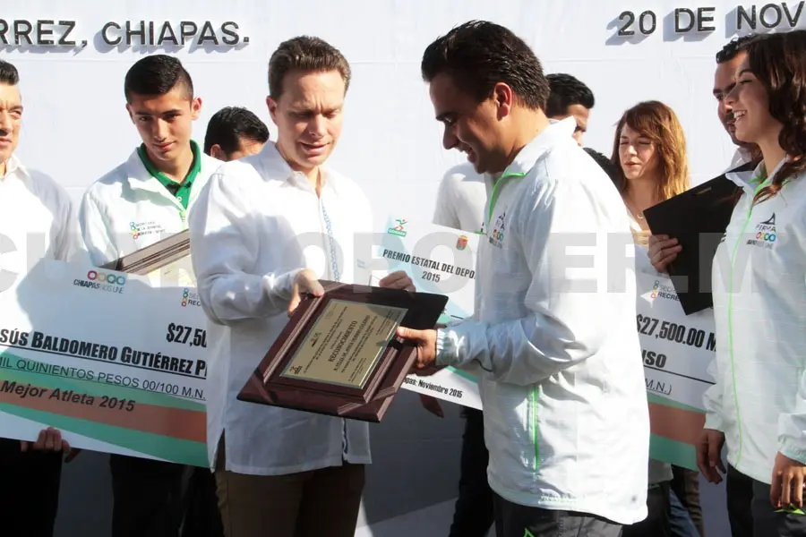 Los logros con su alumno Baldomero Gutiérrez lo acreditaron como el mejor entrenador de este 2015. Cortesía