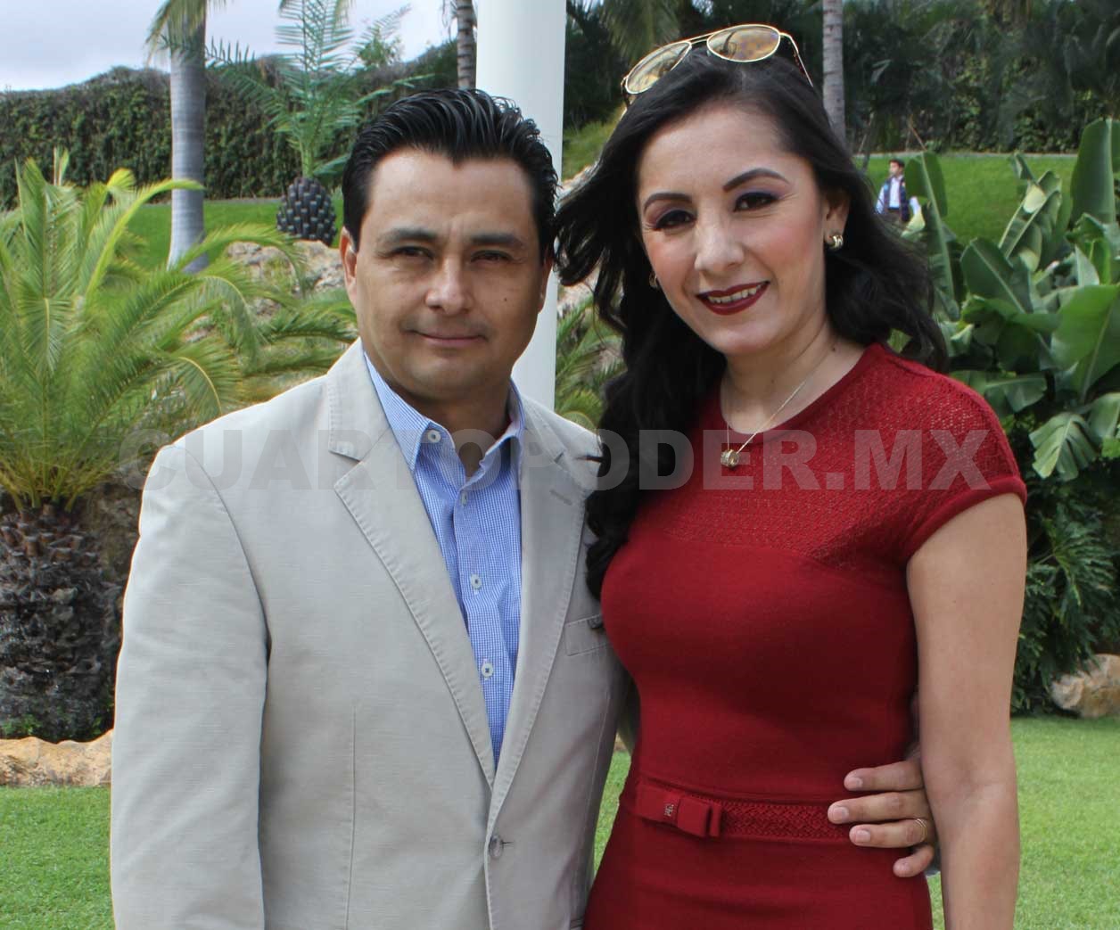 Carlos y Marianne reciben la comunión