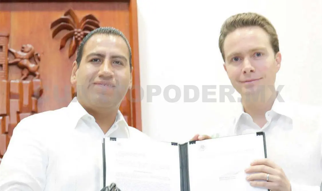 Entrega Manuel Velasco iniciativa para eliminar tenencia al Congreso