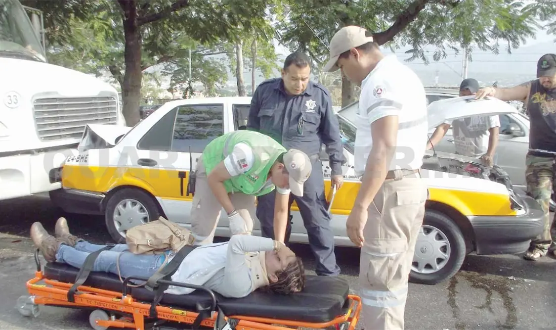 Taxi, como “sándwich” entre Torton y auto