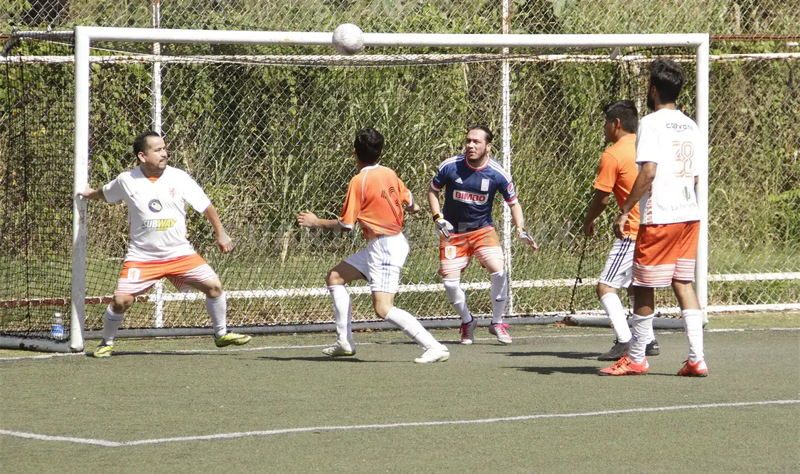 La Lomita inauguró el marcador en el primer tiempo por conducto de Valentín Bolaños que anotó el 1-0, y en la parte complementaria anotaría el 2-0. Guillermo Ramos / CP