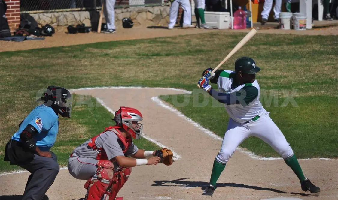 Brujos tiende 7-3 a Tucanes en San Cristóbal