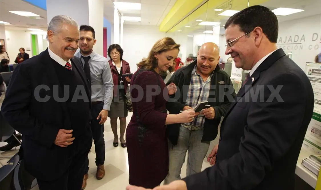 Inauguran expedición de nuevo pasaporte