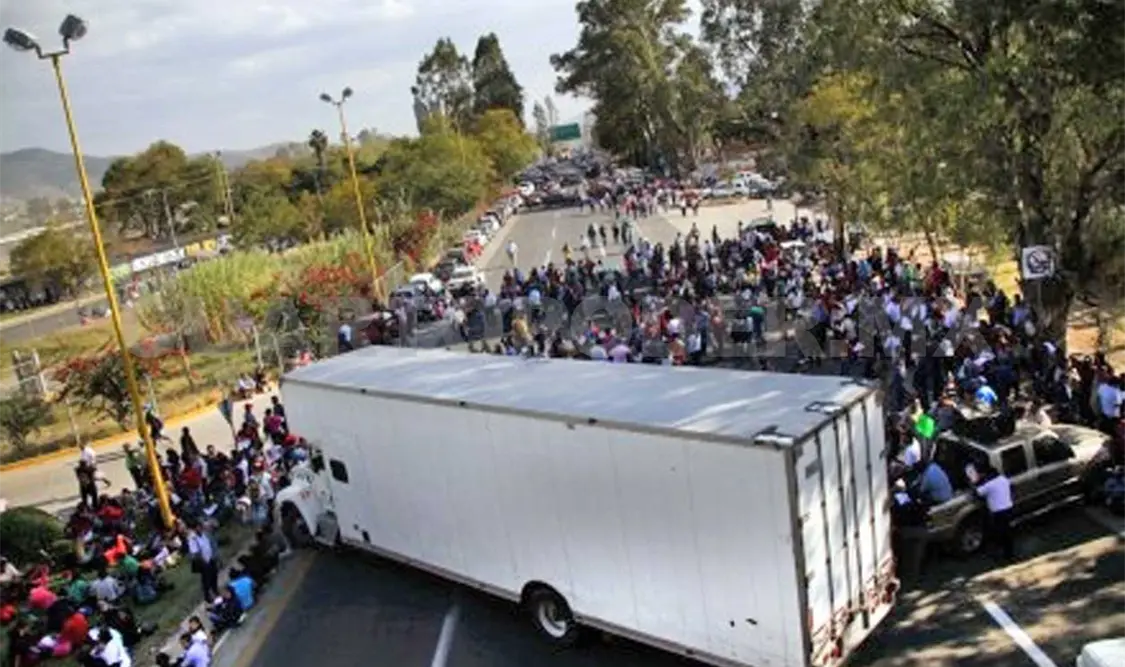 Gana respaldo endurecer penas al bloquo carretero