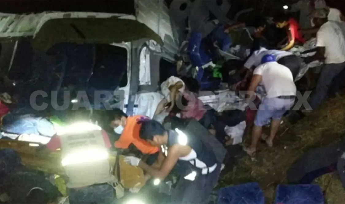 Confirman 13 muertos en accidente