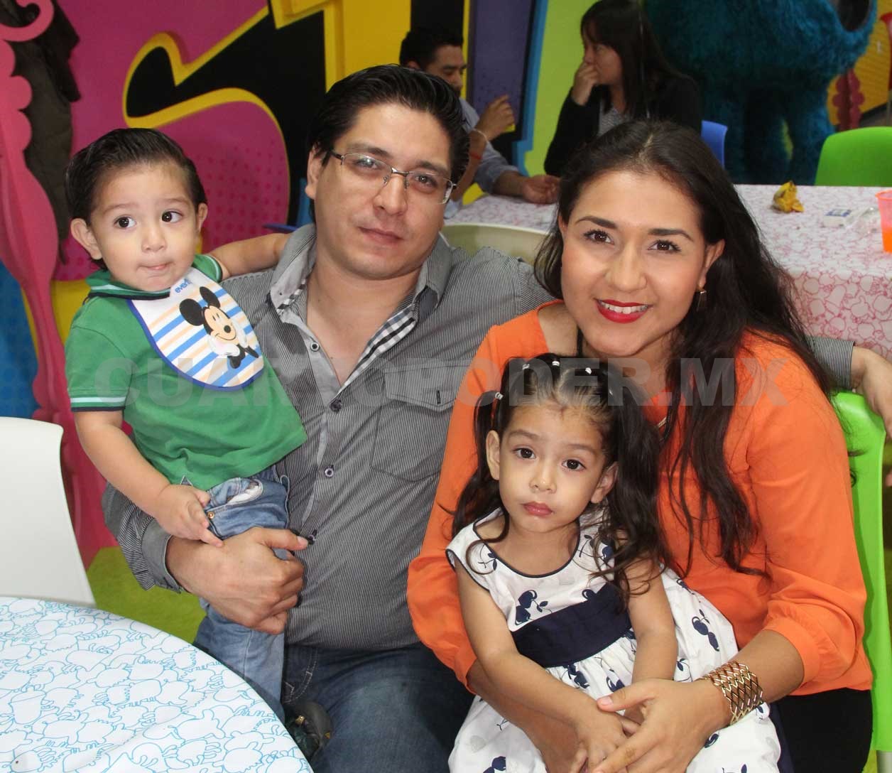 Ximena recibió el primer sacramento