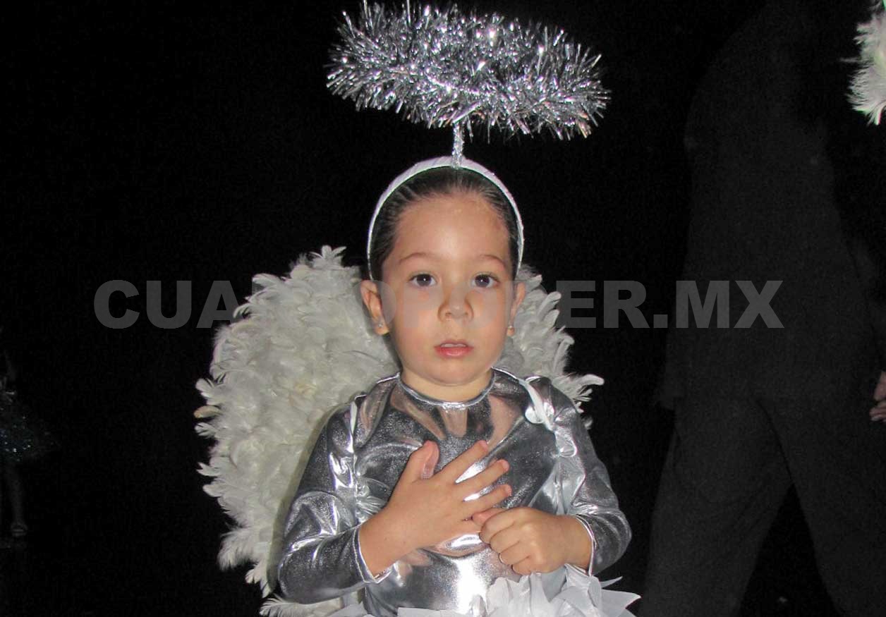 Instituto Andes realizó show navideño
