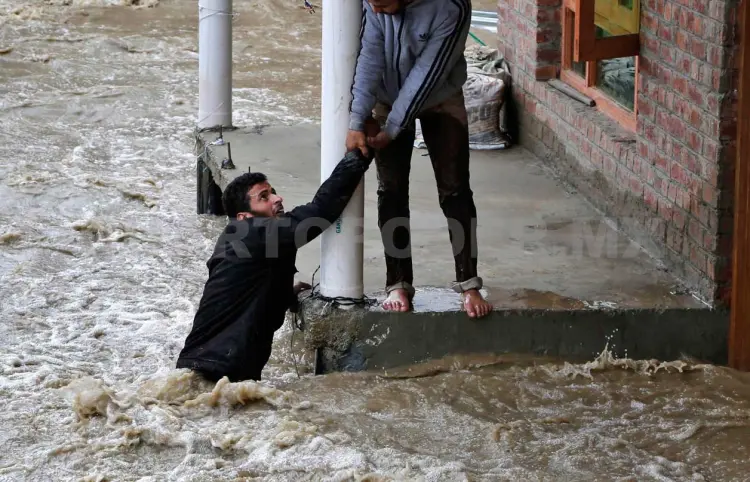 Inundaciones causan 170 mil evacuados