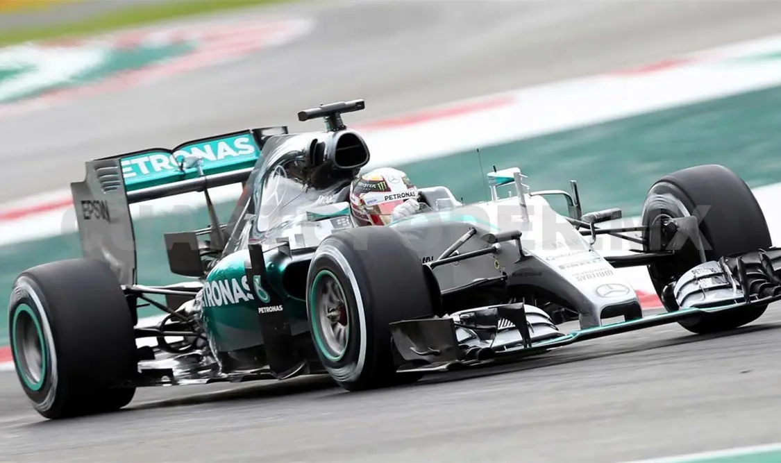 La temporada 2015 de Fórmula 1 se caracterizó por el dominio de Mercedes en la pista por segundo año consecutivo, con el británico Lewis Hamilton a la cabeza. Notimex