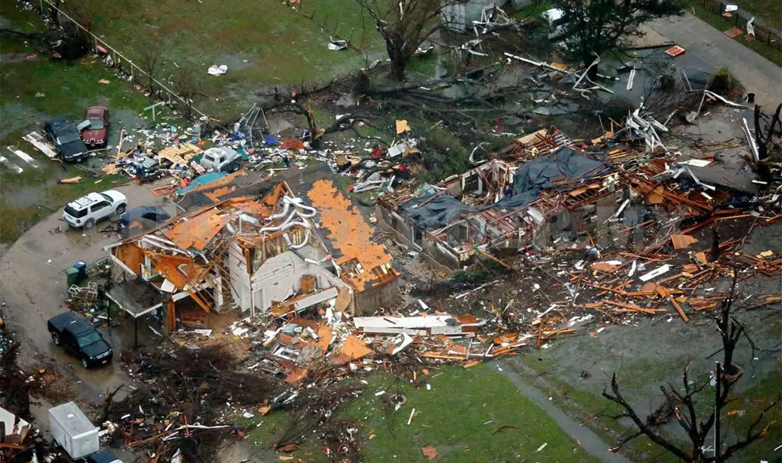 Aumenta cifra de muertos por tornados