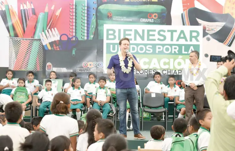 Se fortalecerá entrega de útiles y uniformes: MVC