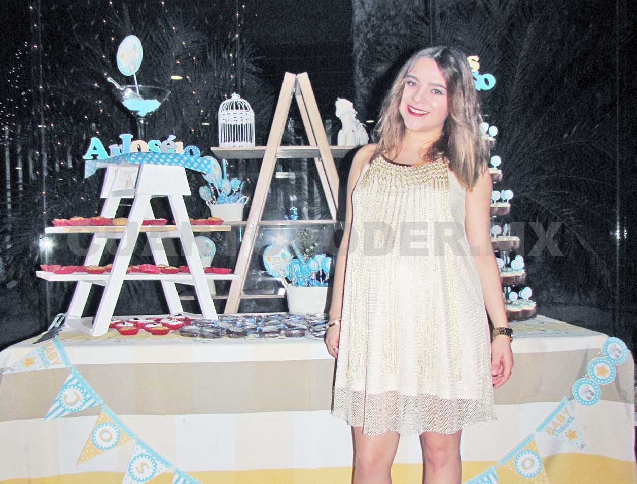 Lorena en espera de su pequeño
