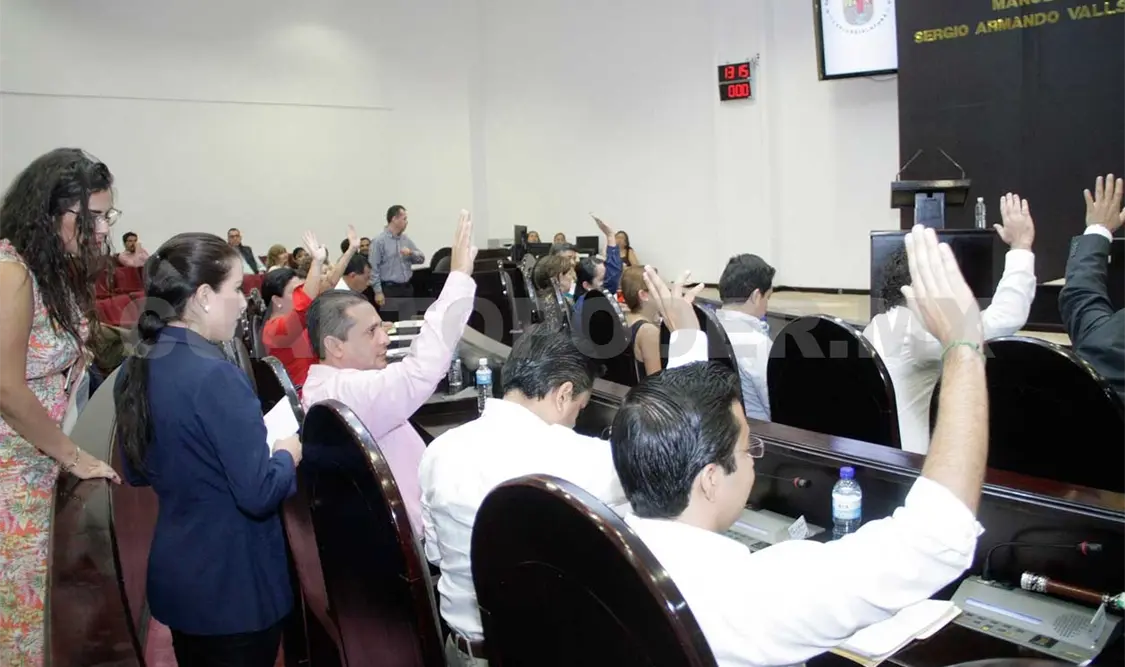 Reciben Iniciativa de Presupuesto para 2016