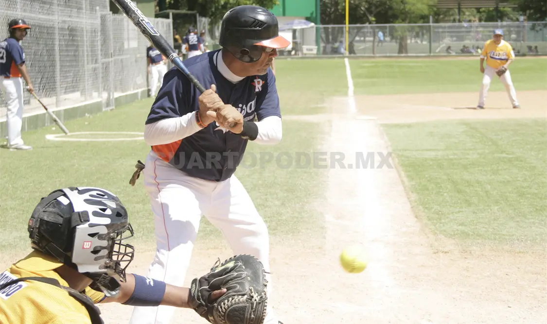 El campo de pelota blanca del Parque Deportivo y Recreativo Caña Hueca ya está listo para comenzar con la final del certamen, a celebrarse al mediodía. Guillermo Ramos / CP