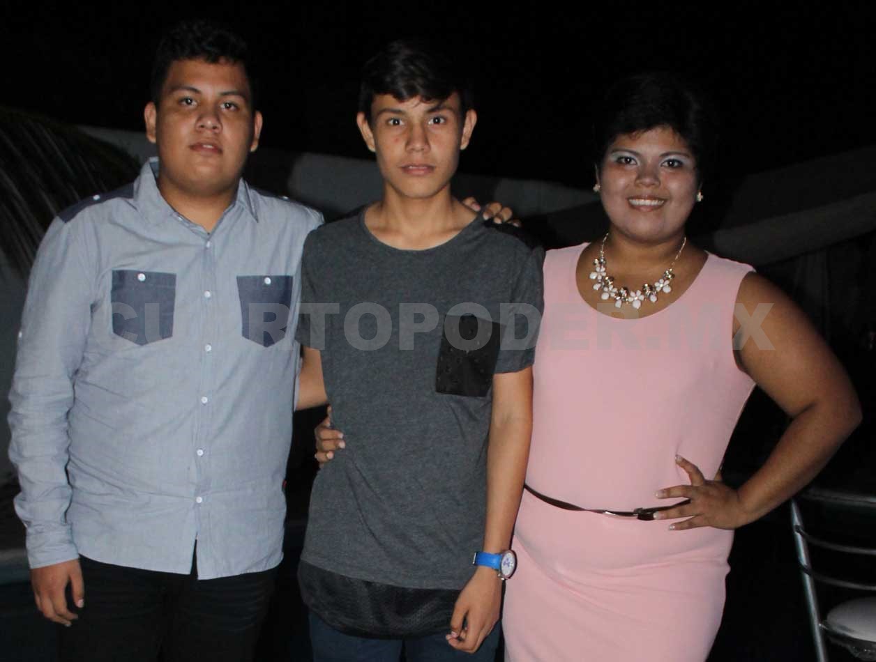 Primos celebraron juntos
