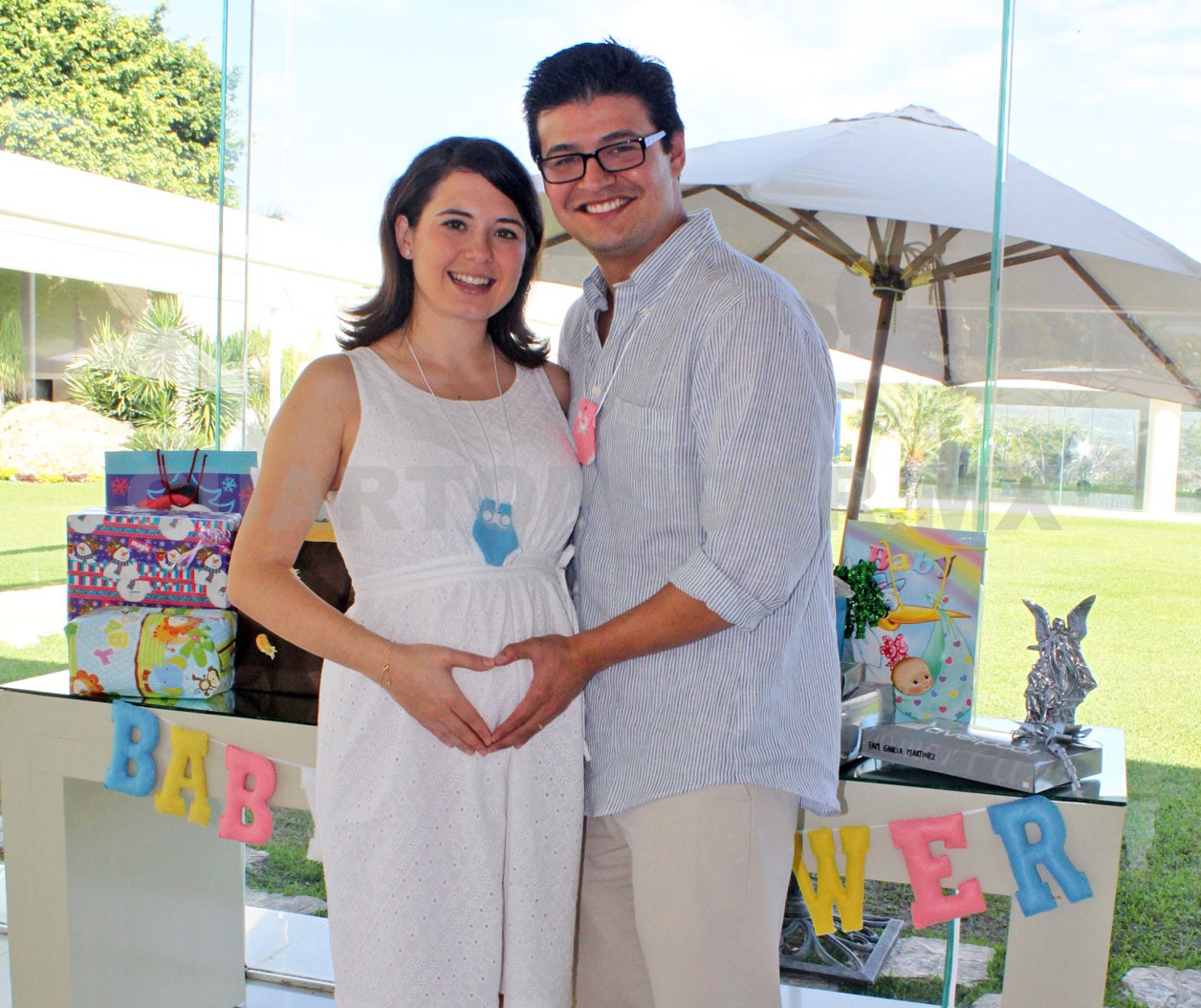 Daniela y Carlos en espera de su bebé