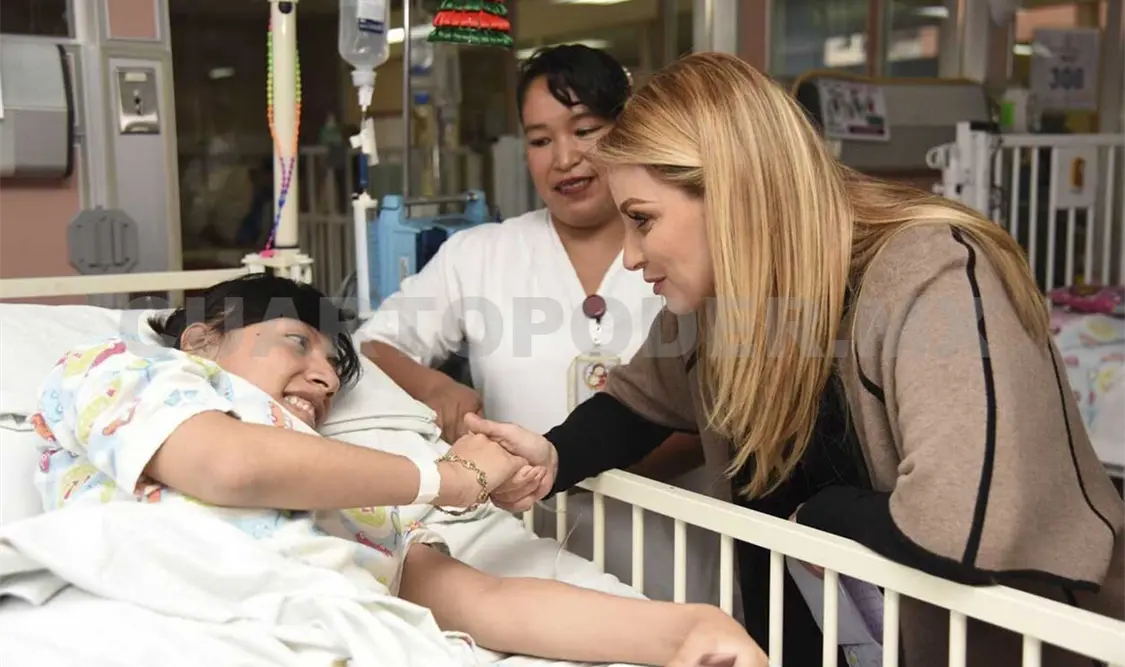 Rivera de Peña visita hospital infantil