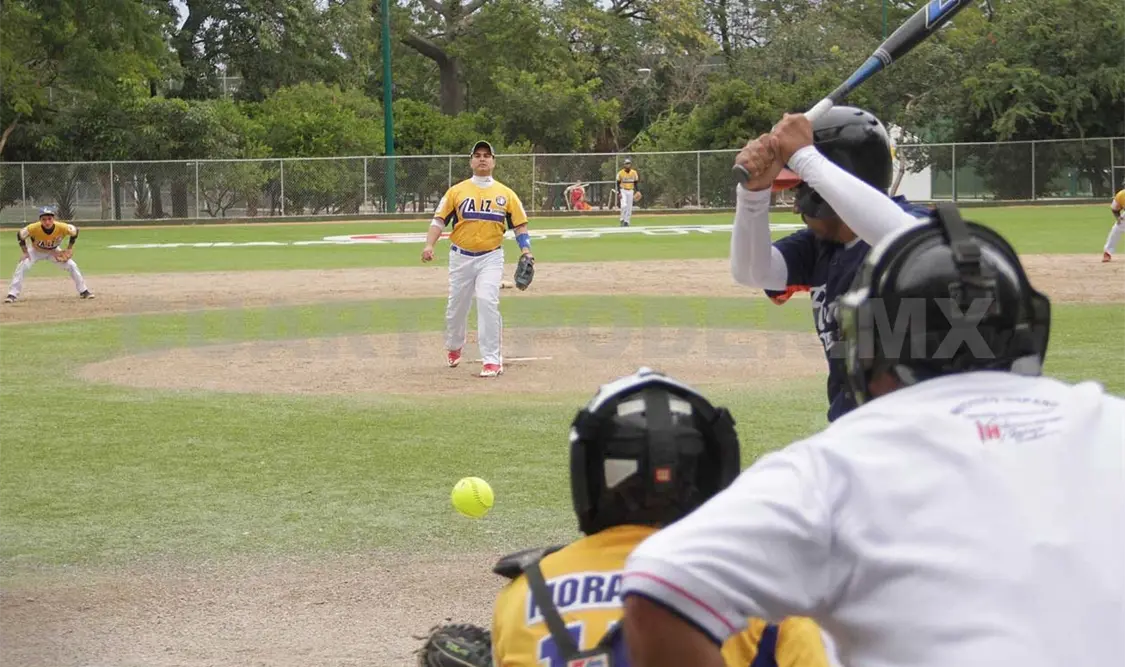 La novena de Laboratorios Rovisán irá en busca de igualar la serie final del certamen frente a ALZ Construcciones, luego de que estos últimos se adjudicarán el primer juego. Guillermo Ramos / CP
