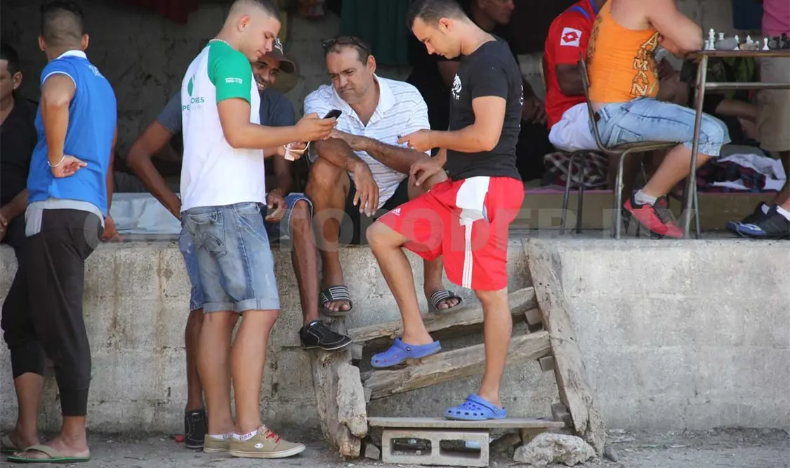 Cubanos agradecen a México por permitir paso