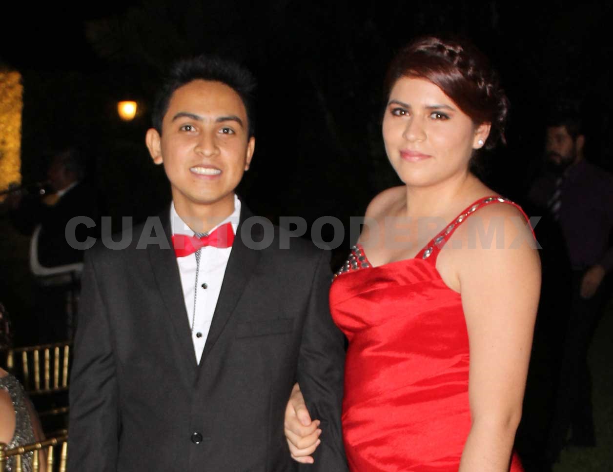 Caminaron hacia el altar