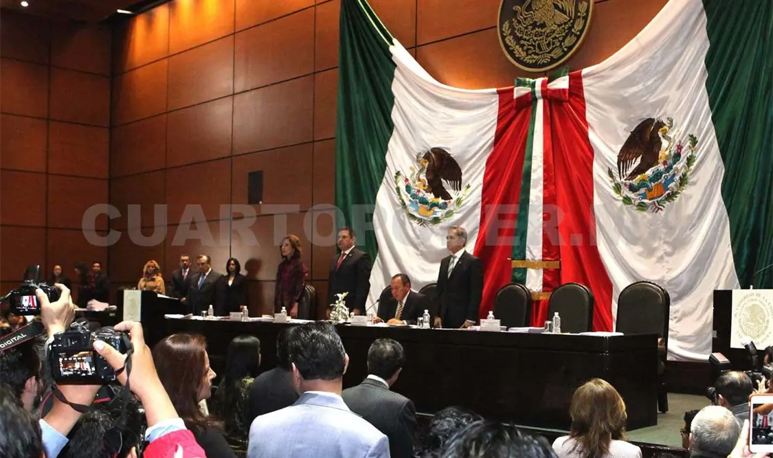 Declaran creación del estado 32; desaparece el DF