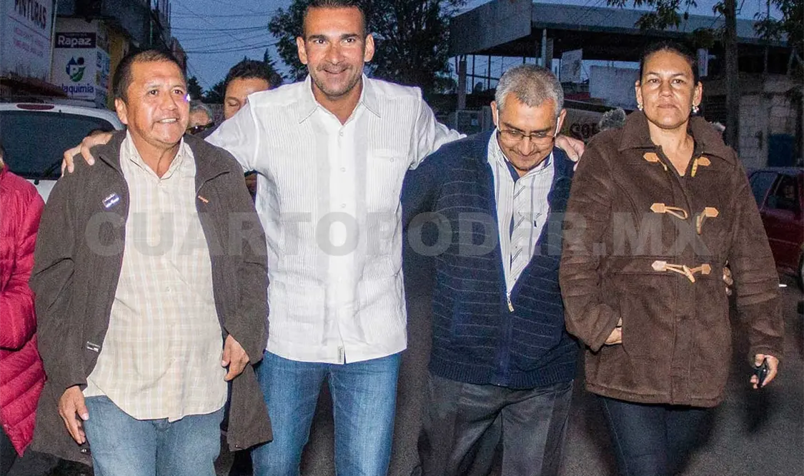 Melgar recorre colonia en Comitán