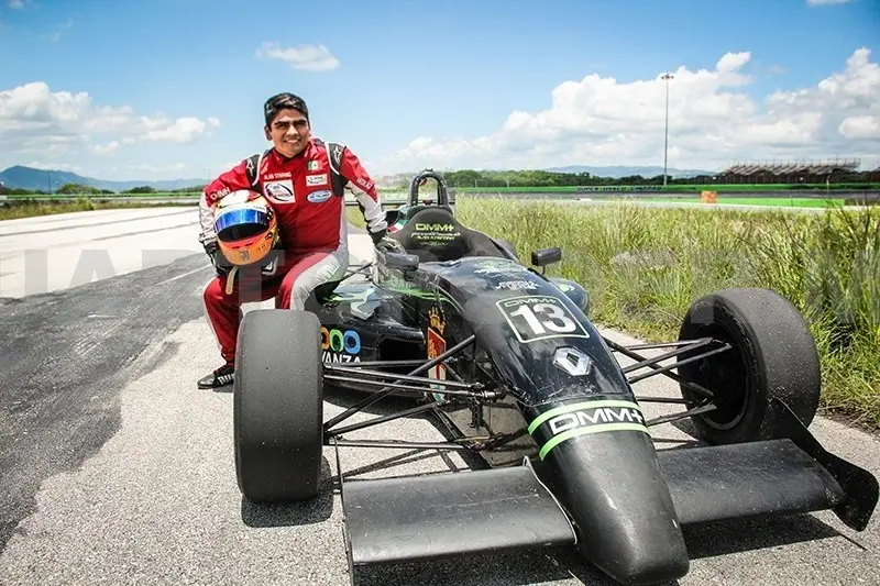 Su experiencia en autos Fórmula y Nascar le había abierto la puerta para ir a Estado Unidos pero el factor económico se lo impidió. Cortesía