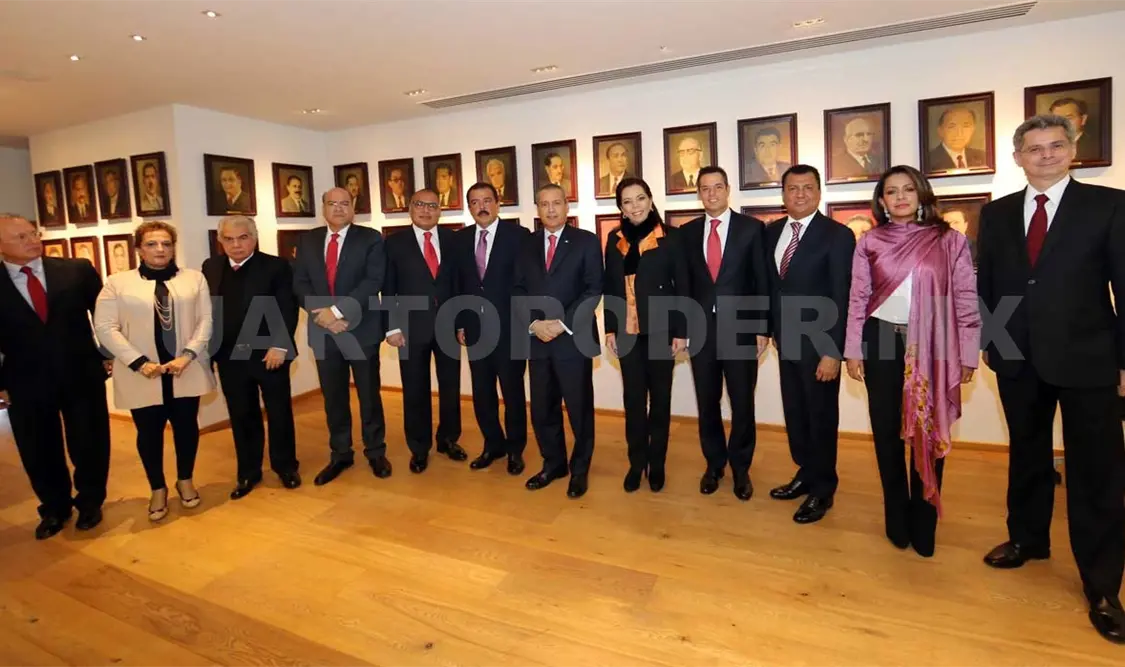 Acuerdan aspirantes priistas mantener unidad
