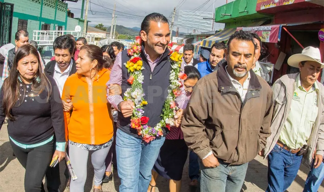 Buscan mejorar mercado público