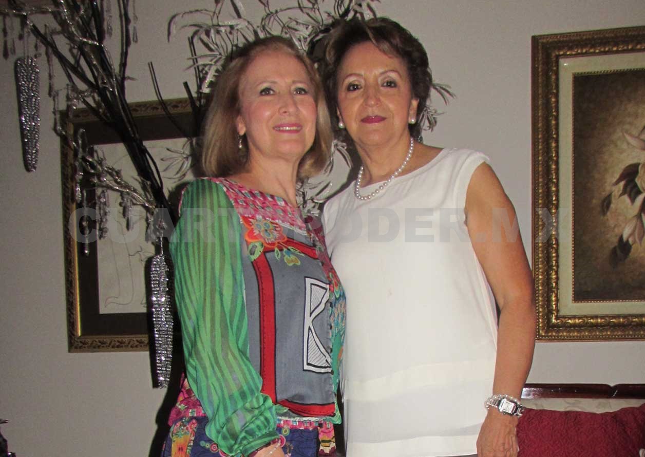 Amigas disfrutan una excelente tarde