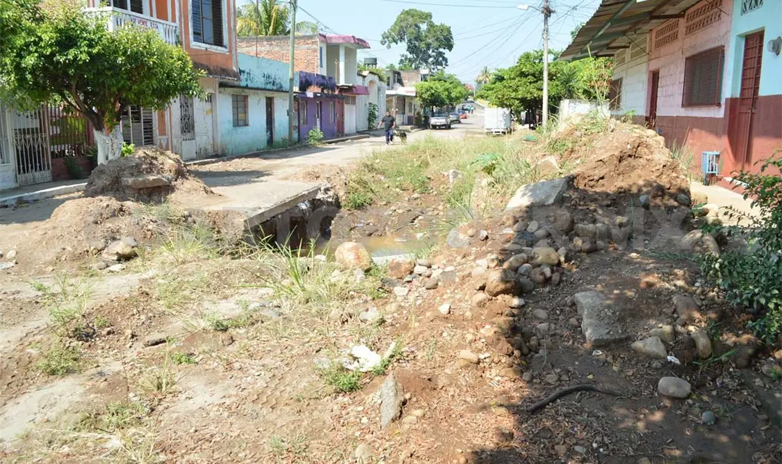 Importante vía cerrada por obra inconclusa