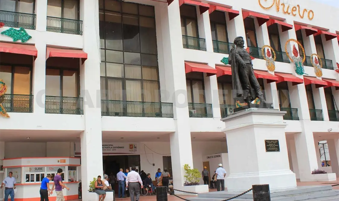 Ayuntamiento de Tuxtla, el primero en firmar un convenio para profesionalizar a servidores públicos. Alejandro Aguilar / CP