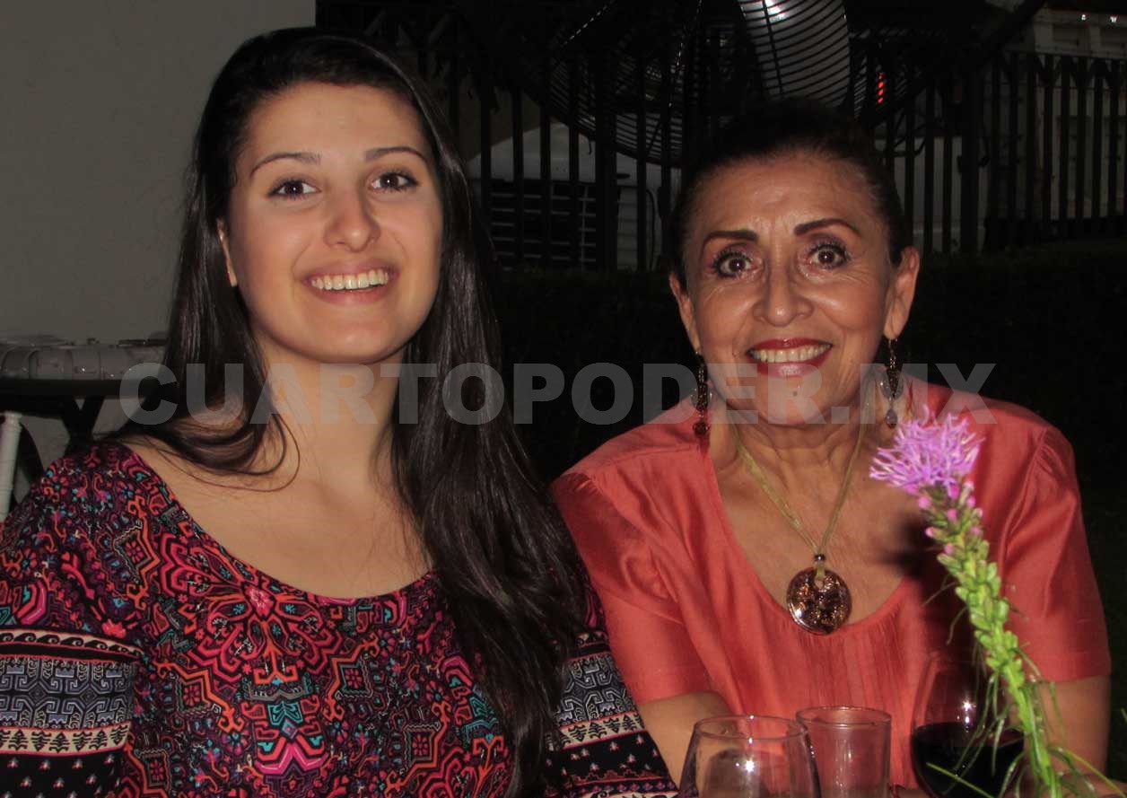 Hilda celebró con excelente compañía