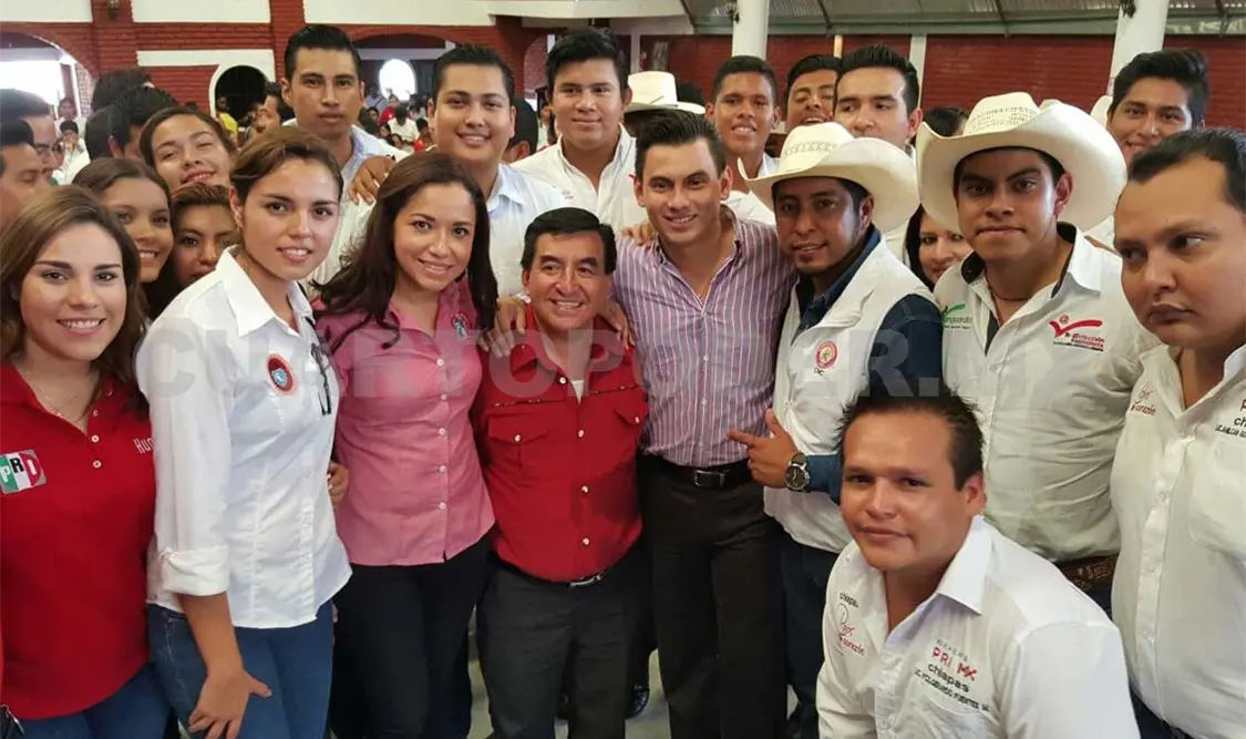 José Antonio Aguilar Bodegas toma protesta de ley a los integrantes del Consejo Agrónomo. CP