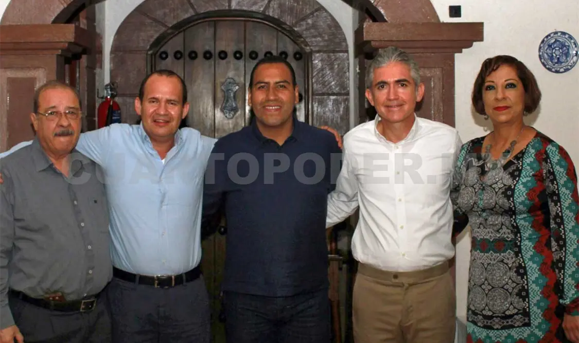 Sostiene Eduardo Ramírez encuentro con la mesa directiva del Colegio Regional de Notarios Públicos. C