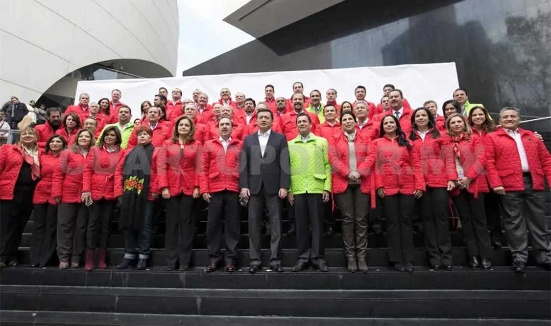 El secretario de Gobernación, Osorio Chong, sostuvo un encuentro con senadores priistas y pevemista. Agencias