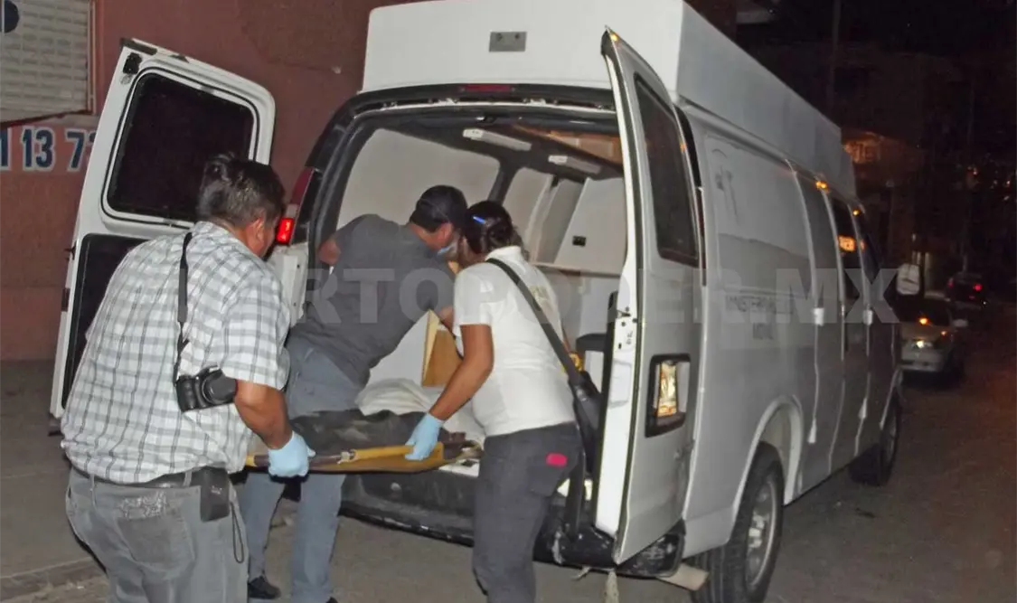El cuerpo sin vida de la jovencita fue levantado alrededor de las 2:00 de la madrugada. A. Alegría / CP