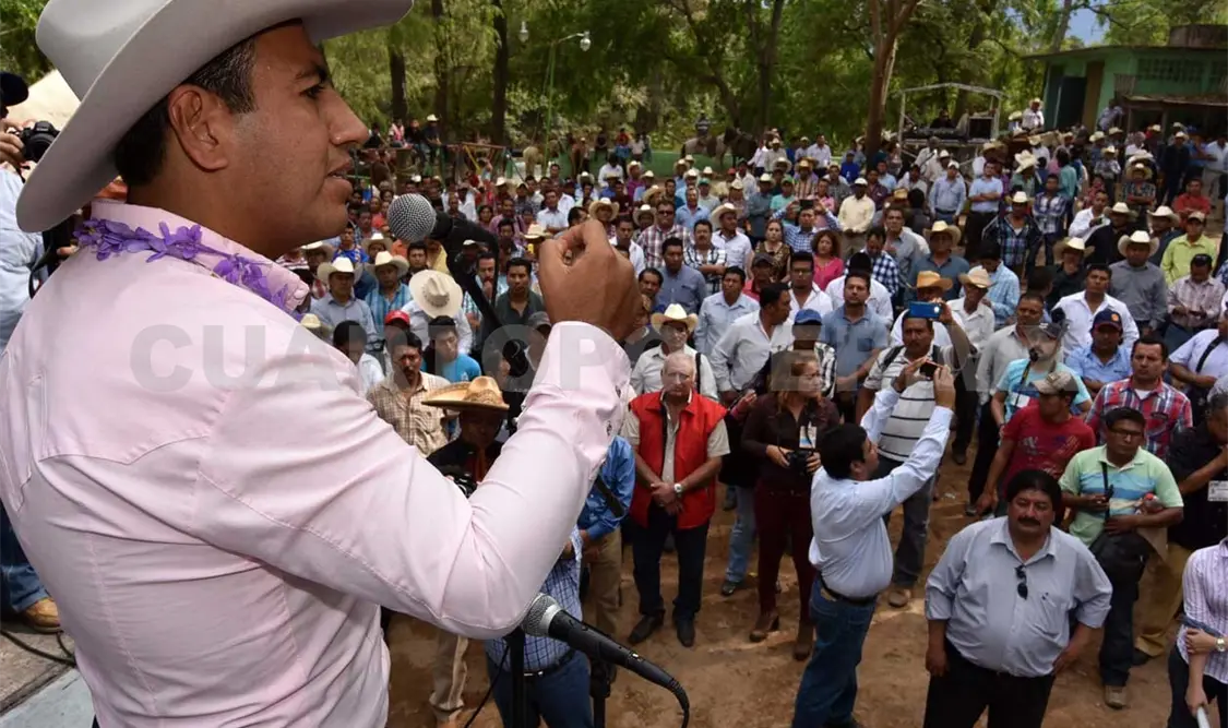 El presidente de la Mesa directiva del Congreso del Estado también supervisó otras obras en proceso y manifestó su reconocimiento al edil Antonio Figueroa. CP