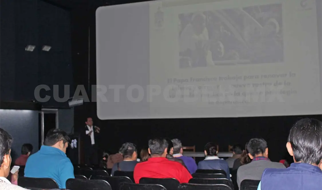 Taller que se llevó a cabo en una sala del cine Descartes. Noé Xicotencalt / CP