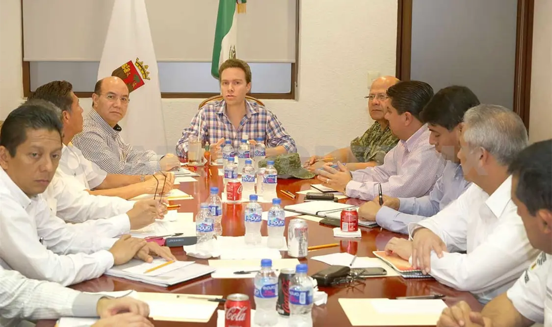 Manuel Velasco Coello mencionó que se ha acordado reforzar los operativos de vigilancia en las colonias y caminos. CP