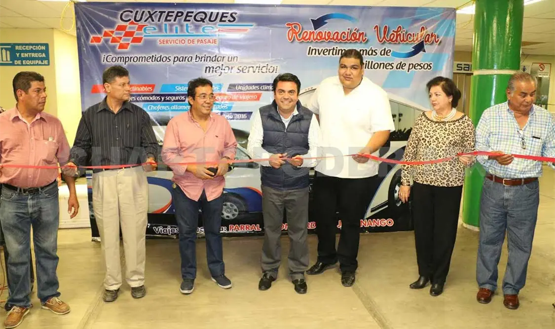 Renuevan flotilla vehicular y celebran 54 aniversario