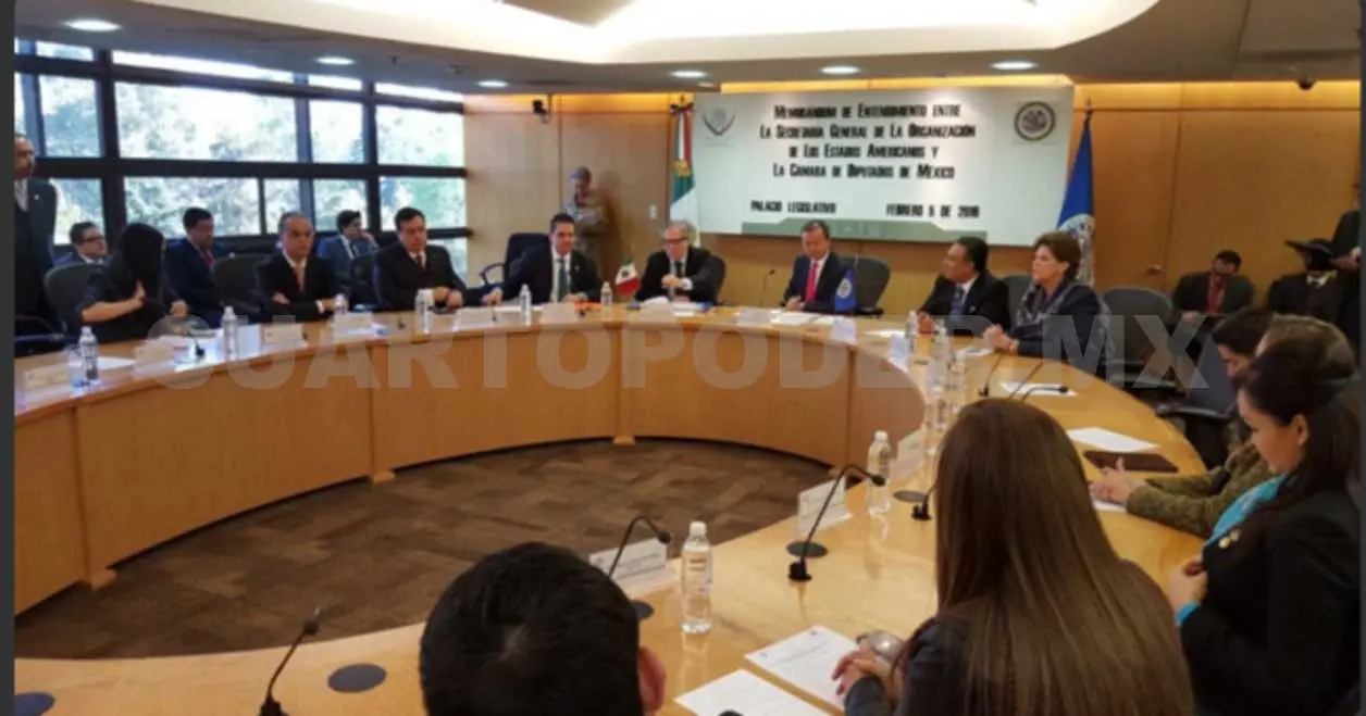 Firman memorándum para consolidar democracia